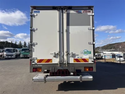 Isuzu FORWARD  с аукциона в Японии