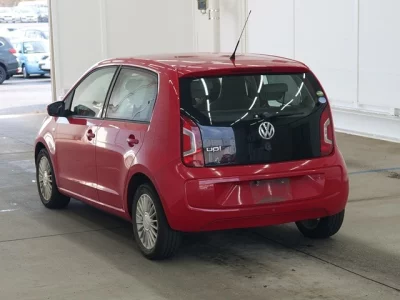 Volkswagen UP  с аукциона в Японии