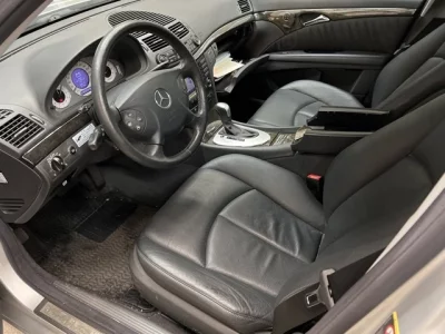 Mercedes-Benz E CLASS  с аукциона в Японии