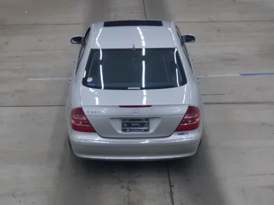 Mercedes-Benz E CLASS  с аукциона в Японии
