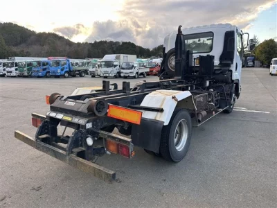 Isuzu FORWARD  с аукциона в Японии