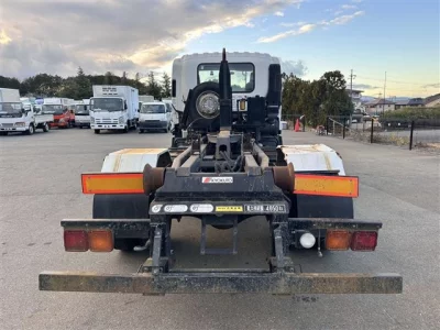 Isuzu FORWARD  с аукциона в Японии