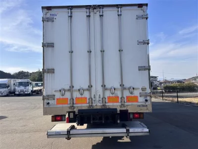 Isuzu FORWARD  с аукциона в Японии