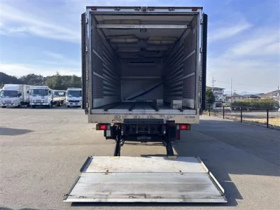 Isuzu FORWARD  с аукциона в Японии