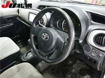 Toyota VITZ  с аукциона в Японии