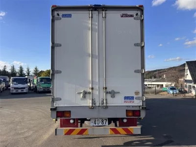 Isuzu FORWARD  с аукциона в Японии