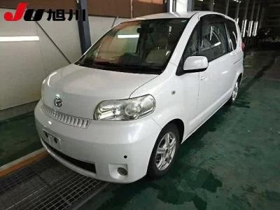 Toyota PORTE  с аукциона в Японии