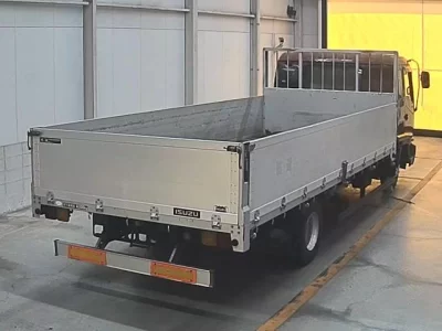 Isuzu FORWARD  с аукциона в Японии