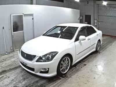 Toyota CROWN  с аукциона в Японии