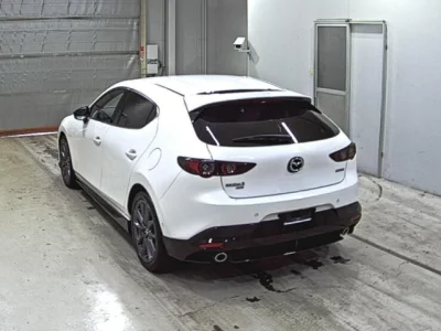 Mazda MAZDA3  с аукциона в Японии