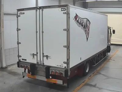 Isuzu FORWARD  с аукциона в Японии