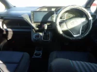 Toyota VOXY лот № 3098 оценка 4  с аукциона в Японии 2