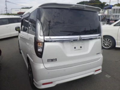 Mitsubishi DELICA D2
