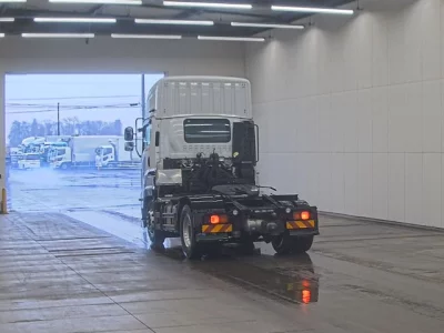 Isuzu GIGA  с аукциона в Японии