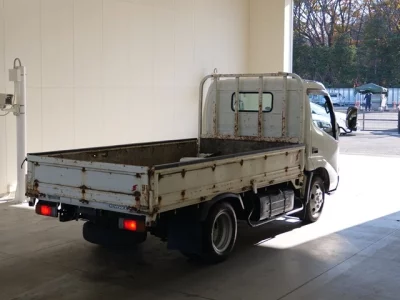 Toyota DYNA  с аукциона в Японии