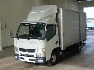Mitsubishi CANTER  с аукциона в Японии