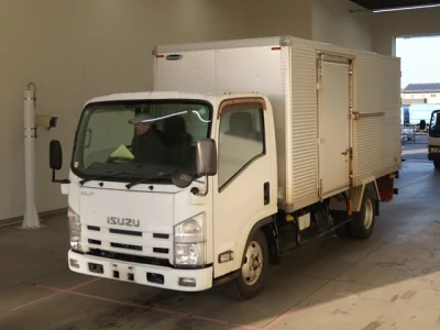 Isuzu ELF  с аукциона в Японии