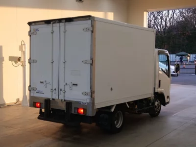 Isuzu ELF  с аукциона в Японии