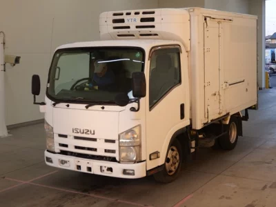 Isuzu ELF  с аукциона в Японии