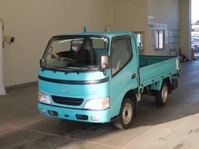 Toyota DYNA  с аукциона в Японии