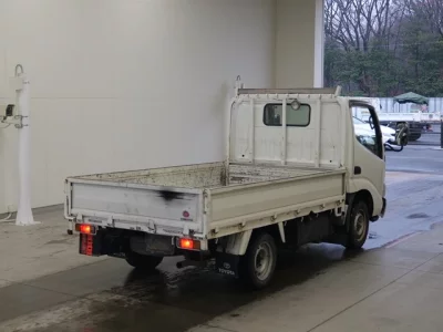 Toyota DYNA  с аукциона в Японии