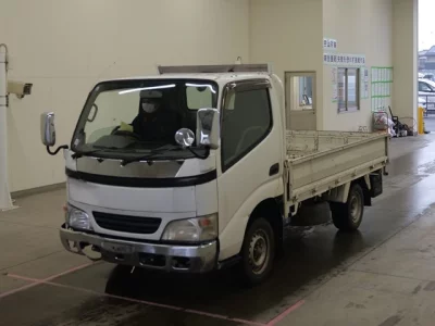 Toyota DYNA  с аукциона в Японии