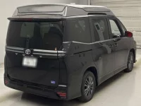 Toyota VOXY лот № 12028 оценка 5  с аукциона в Японии 1