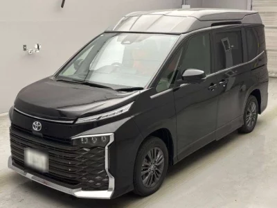 Toyota VOXY  с аукциона в Японии