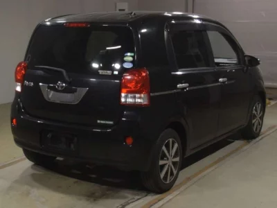 Toyota PORTE  с аукциона в Японии