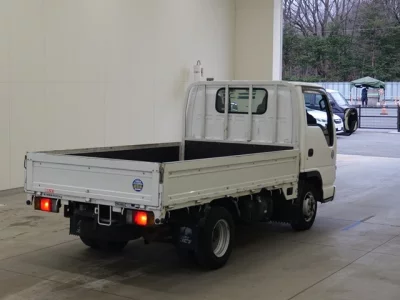 Isuzu ELF  с аукциона в Японии