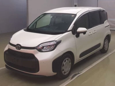 Toyota SIENTA  с аукциона в Японии