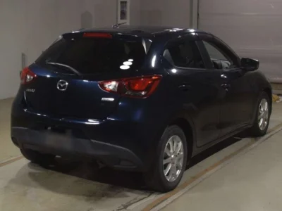 Mazda DEMIO  с аукциона в Японии