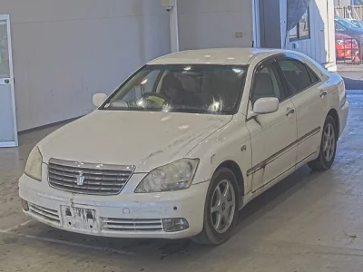 Toyota CROWN  с аукциона в Японии