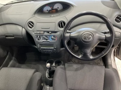 Toyota VITZ  с аукциона в Японии