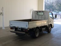 Hino DUTRO лот № 60 оценка 3  с аукциона в Японии 1