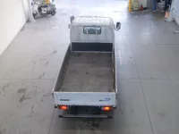 Hino DUTRO лот № 1057 оценка R  с аукциона в Японии 2