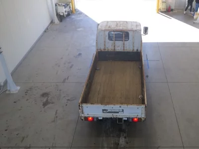 Isuzu ELF  с аукциона в Японии