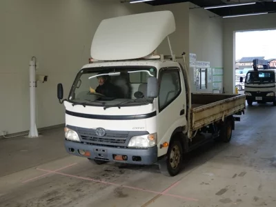 Toyota DYNA  с аукциона в Японии