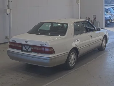 Toyota CROWN  с аукциона в Японии