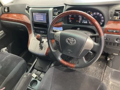 Toyota VELLFIRE  с аукциона в Японии