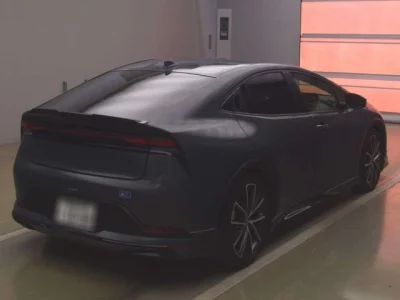 Toyota PRIUS  с аукциона в Японии