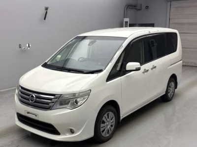 Nissan SERENA  с аукциона в Японии