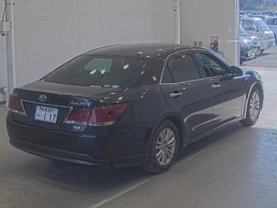 Toyota CROWN  с аукциона в Японии