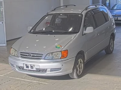 Toyota IPSUM  с аукциона в Японии