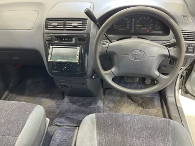 Toyota IPSUM  с аукциона в Японии