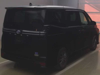 Toyota VOXY  с аукциона в Японии