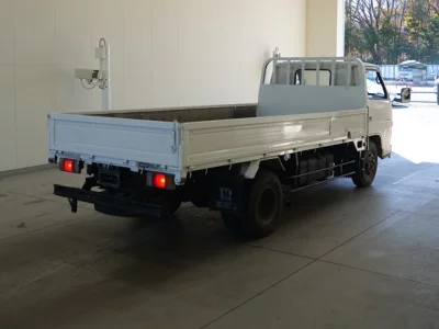Isuzu ELF  с аукциона в Японии