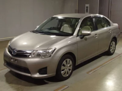 Toyota COROLLA AXIO  с аукциона в Японии