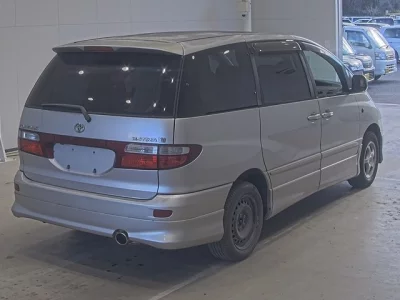 Toyota ESTIMA  с аукциона в Японии