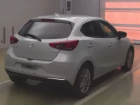 Mazda MAZDA2 лот № 70008 оценка 4  с аукциона в Японии 1